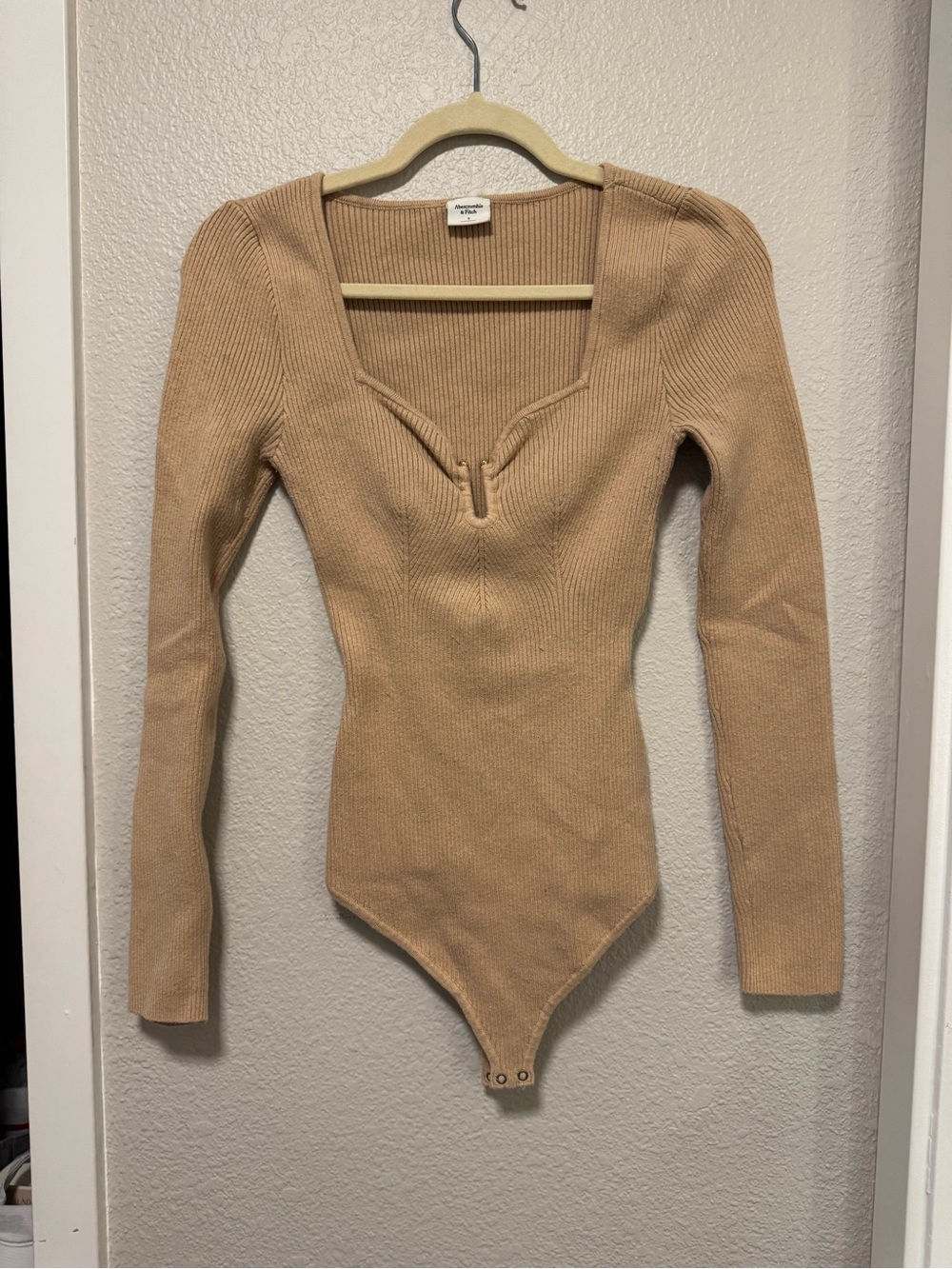 Abercrombie & Fitch Ribbed Zip-Front Long Sleeve Bodysuit in Camel
